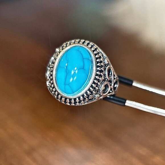 Oval Shaped Turquoise Ring - Picture 3 of 6